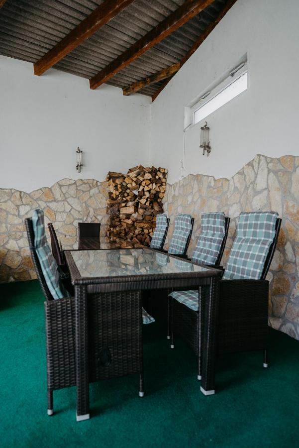 Apartment Rado 75M2 Mit Garten Und Terrasse Winden am See Exterior photo